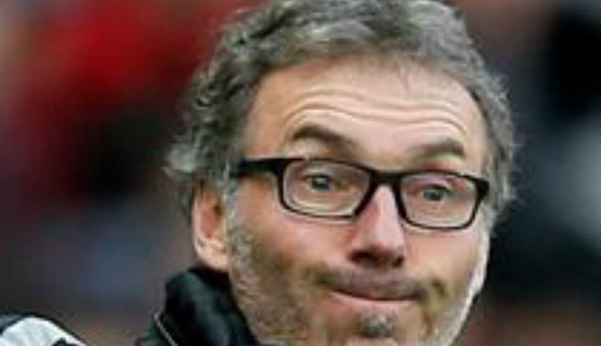 Pelatih  Paris Saint Germain Laurent Blanc saat melatih timnya di Stadion Parc des Princes, Paris, (7/3/2015).  (EPA/Ian Langsdon)