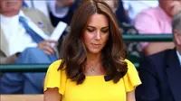 Kate Middleton nampak begitu bahagia dengan gaun warna kuning (instagram/british.royals.fashion)