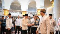 Wapres Gibran Rakabuming Raka usai mengikuti sholat Idul Adha 1446 H/2025 M di Masjid Raya Sheikh Zayed, Solo, Jawa Tengah. (Foto: Setwapres)