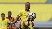 Striker Bhayangkara FC,Thiago Furtuoso, saat Bhayangkara FC bertemu Perseru Serui di Stadion Patriot, Bekasi, Jawa Barat (20/04/2017). (Bola.com/M Iqbal Ichsan)