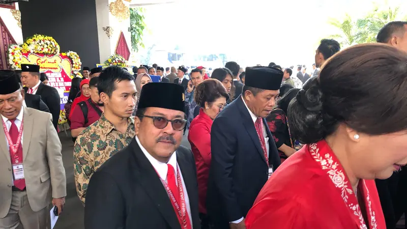 Mantan Gubernur Banten Rano Karno sebelum pelantikan anggota DPR. (Liputan6.com/Delvira Hutabarat)