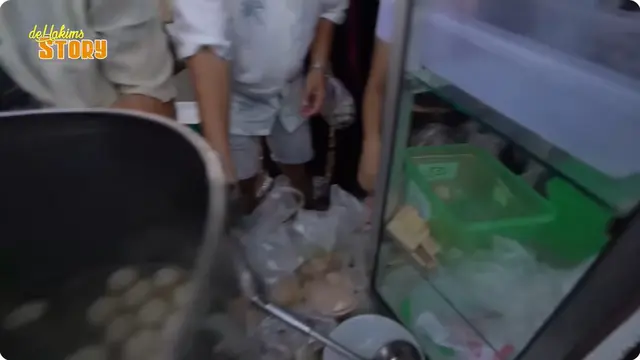 6 Potret Model Gerobak Jualan Bakso Cilok Artis Sidik Eduard, Simpel dan Rapi