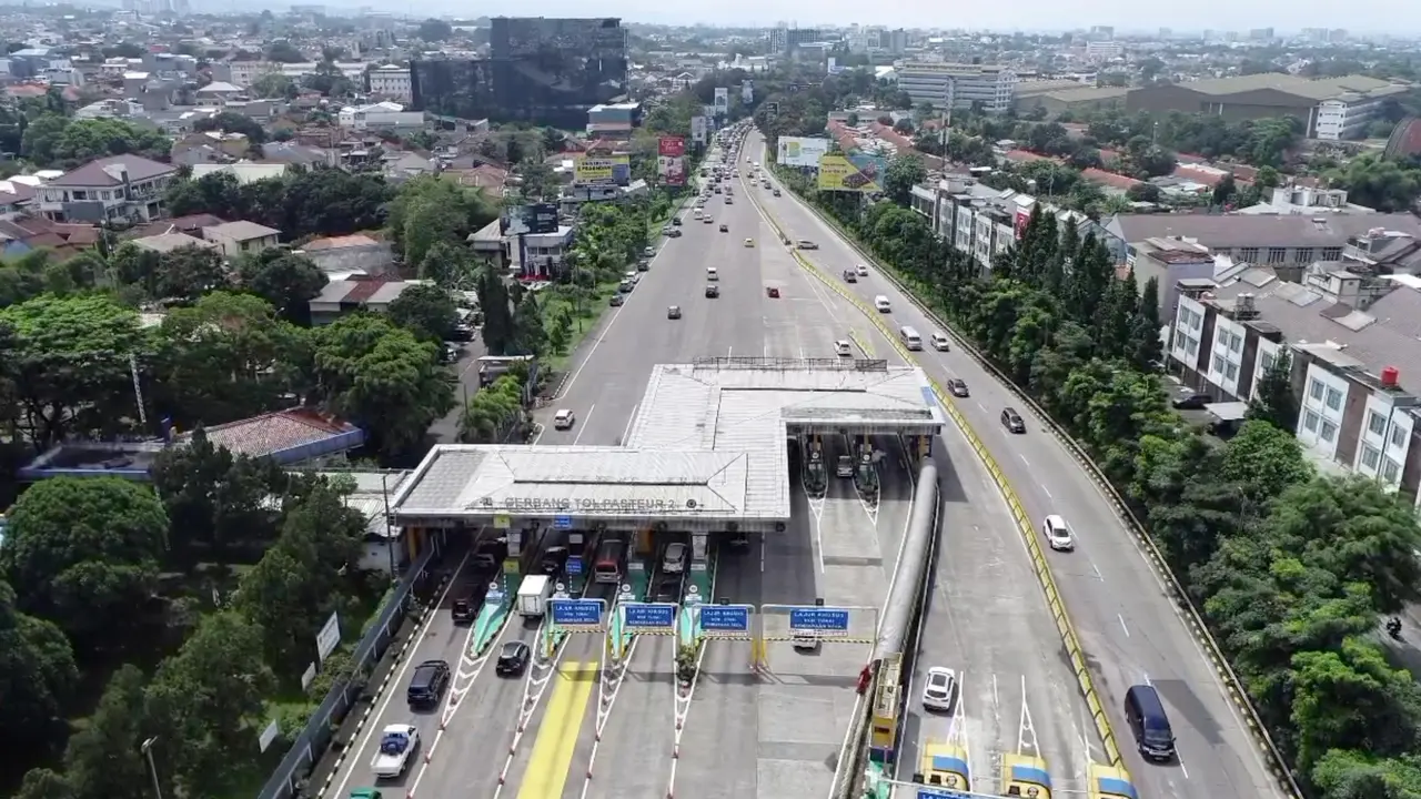 Anak usaha Jasamarga Metropolitan Tollroad Regional mencatat peningkatan volume lalu lintas transaksi di gerbang tol jelang libur panjang Waisak 2025. (Foto: Jasa Marga)