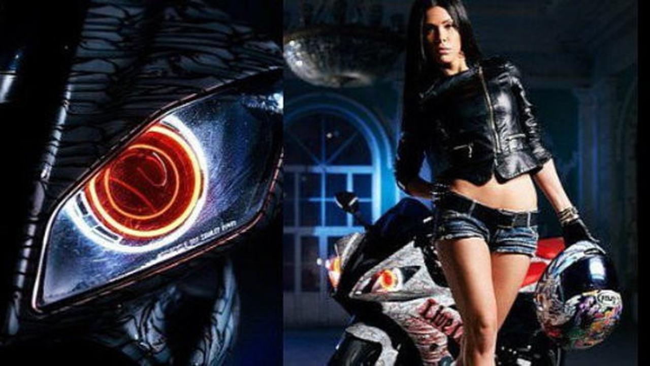 Bloody Yamaha R6 (Tasty Brunette)