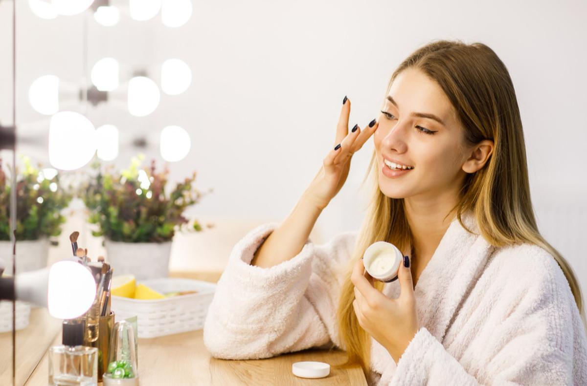 Mengatasi Jerawat dengan Skincare Minimalis: Fokus pada Kebutuhan Kulit