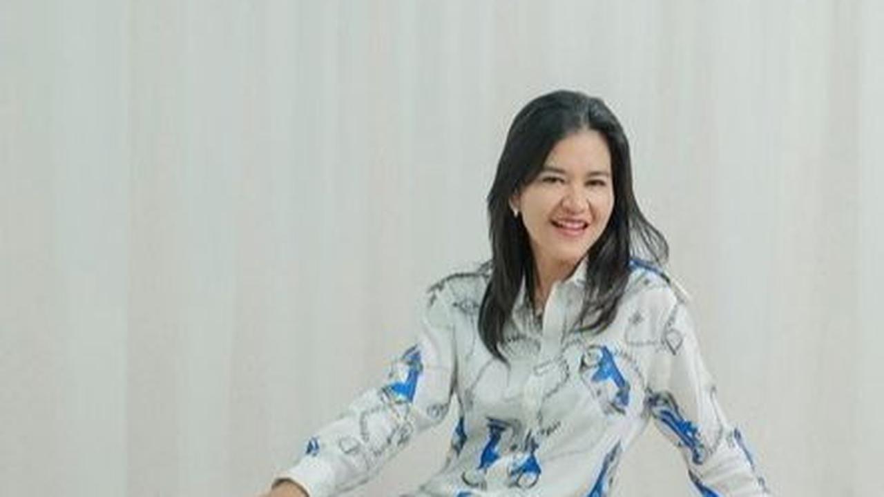 Tak hanya itu, istri Bobby Nasution ini juga semakin terlihat awet muda. Tidak mengherankan jika dia masih sangat cocok untuk tampil sebagai ABG.
