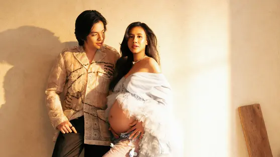 Angga Yunanda dan Shenina Cinnamon Bagikan Potret Maternity Terbaru, Pakai Dress Berbulu