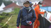 Atlet paralayang Indonesia, Rika Wijayanti, saat berlaga pada nomor ketepatan mendarat individual di Gunung Mas, Jawa Barat (21/08/2018). Tim paralayang Asian Games Indonesia sementara masih berada dalam tiga besar. (Merdeka.com/Arie Basuki)