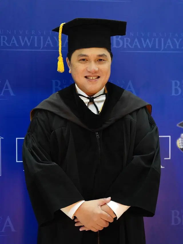 Menteri BUMN Erick Thohir mendapatkan gelar Doktor Kehormatan (Honoris Causa) Bidang Manajemen Strategis dari Universitas Brawijaya.