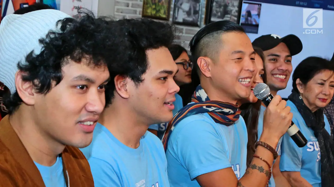 Ernest Prakasa dan The Overtunes