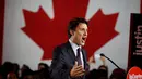 Pemimpin Partai Liberal, Justin Trudeau menyampaikan pidato kemenangannya usai pemilihan umum di Montreal, Quebec, Kanada, Senin (19/10). Trudeau mengakhiri kekuasaan sembilan tahun PM Stephen Harper dari Partai Konservatif. (REUTERS/Jim Young)