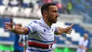 Fabio Quagliarella. Striker Sampdoria ini telah menginjak usia 38 tahun. Bersama Sampdoria sejak 2015/2016 hingga kini plus satu musim pada 2006/2007 ia telah tampil dalam 243 laga di semua kompetisi dengan torehan 101 gol dan 25 assist. (AFP/Miguel Medina)