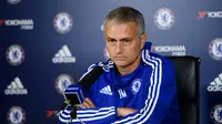 Jose Mourinho (Reuters/Tony O'Brien)