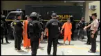 Tiba di Bandara Soekarno-Hatta 4 Tersangka penyelundup Narkoba jenis sabu seberat 1,6 ton mengamuk saat akan dibawa ke Mabes Polri