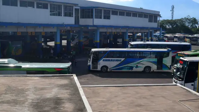 Terminal Arjosari, Malang Sepi Pemudik
