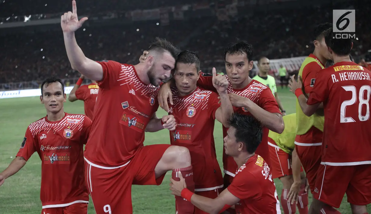 Striker Persija Jakarta, Marko Simic, merayakan gol ke gawang Bali United pada final Piala Presiden di Stadion Utama GBK, Senayan, Jakarta, Sabtu (17/2). Persija Jakarta sementara unggul 2-0 atas Bali United. (Liputan6.com/Arya Manggala)