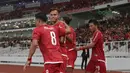 Para pemain Persija Jakarta merayakan gol Rezaldi Hehanussa saat melawan Tampines Rovers pada laga Piala AFC 2018 di Stadion Utama GBK, Senayan, Jakarta (28/2/2018). Persija menang 4-1. (Bola.com/Nick Hanoatubun)