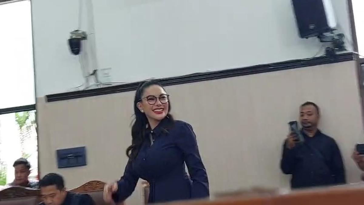 Momen Haru di Sidang Lanjutan Nikita Mirzani, Titip Anak ke Asisten Rumah Tangga