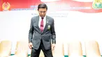 Ketua Umum PBSI, Wiranto bersiap untuk difoto usai pelantikan pengurus PBSI di Senayan, Jakarta, Kamis (19/1/2017). (Bola.com/Nicklas Hanoatubun)