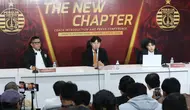 Presiden Persija Jakarta, Mohamad Prapanca, bersama Shin Tae-yong dalam konferensi pers di Jakarta International Stadoum (JIS), Jakarta Utara, pada Senin (8/6/2026). (Bola.com/M Iqbal Ichsan)