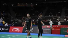 Pebulu tangkis ganda putra Indonesia Fajar Alfian/Muhammad Rian Ardianto tersingkir pada babak 32 besar Singapore Open 2023 setelah kalah dari wakil Inggris&nbsp;Ben Lane/Sean Vendy 15-21 dan 18-21 di Singapore Indoor Stadium, Selasa (6/6/2023). (foto: PBSI)&nbsp;