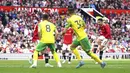 Cristiano Ronaldo. Striker yang awal musim ini memulai periode ke-2 bersama Manchester United baru saja membuat hattrick ketiganya bagi MU di Liga Inggris ke gawang Norwich (16/4/2022). Hattrick pertama CR-7 dibuat pada pekan ke-22 musim 2007/2008, 12 Januari 2008 ke gawang Newcastle. (AP/Jon Super)