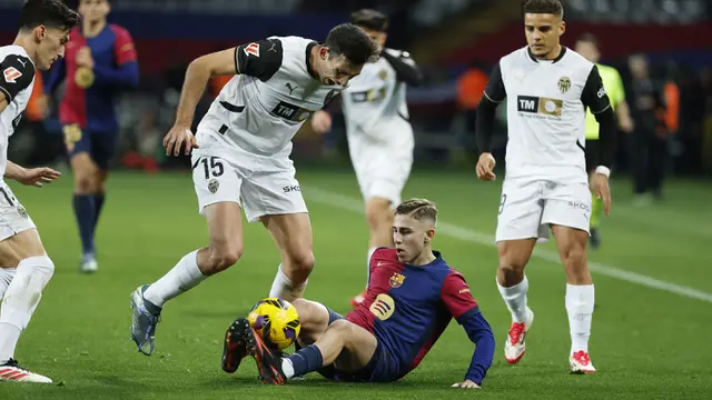 Foto: Penampilan Fenomenal Fermin Lopez Saat Bawa Barcelona Remukkan Valencia, Samai Rekor Lionel Messi