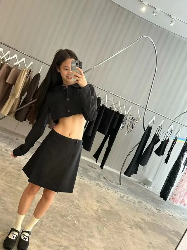 Menelusuri Jejak Mary Jane Shoes, dari Sepatu Anak-anak Jadi Fashion Statement Global yang Viral Lagi