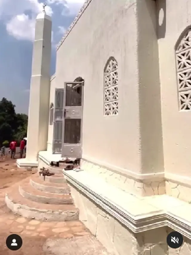 6 Potret Masjid Ivan Gunawan di Afrika, Pembangunan Ditaksir Rp 1,5 Miliar