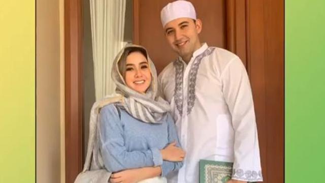 6 Momen Kekasih Cita Citata Memeluk Islam, Ucap Kalimat Syahadat di Masjid