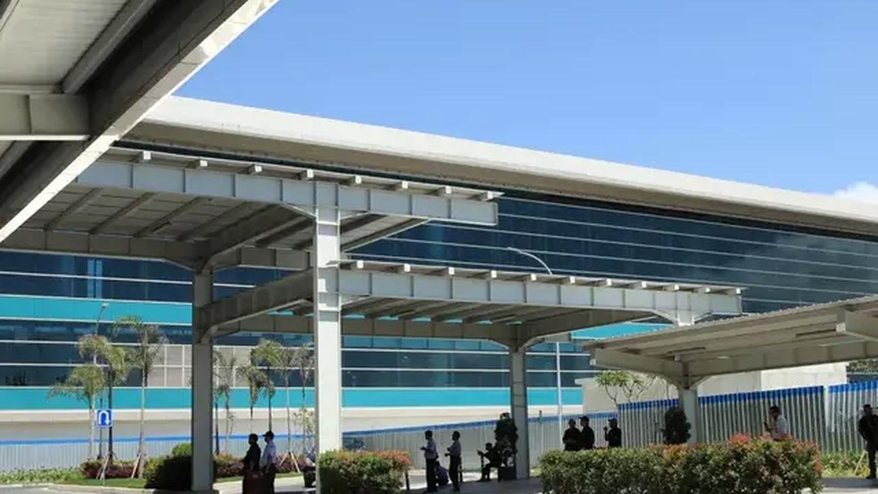 Kementerian Pekerjaan Umum dan Perumahan Rakyat (PUPR) bakal menuntaskan masalah banjir di bandara tersebut terlebih dahulu, sebelum menyelesaikan potensi abrasi