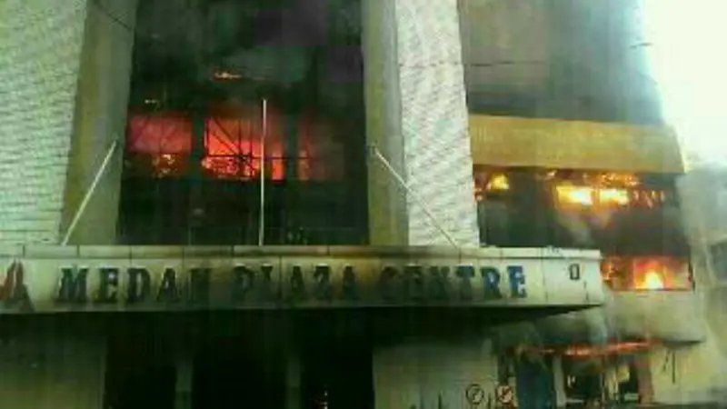 kebakaran Medan Plaza