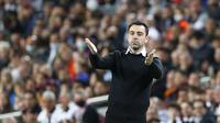 Kekalahan ini juga membuat rekor apik klub asuhan Xavi Hernandez tersebut harus kandas. Sebelumnya, mereka berhasil tak terkalahkan dalam 15 laga secara beruntun. (AP/Joan Monfort)