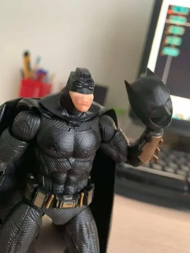 8 Potret Action Figure Batman Ini Nyeleneh, Bikin Geleng Kepala