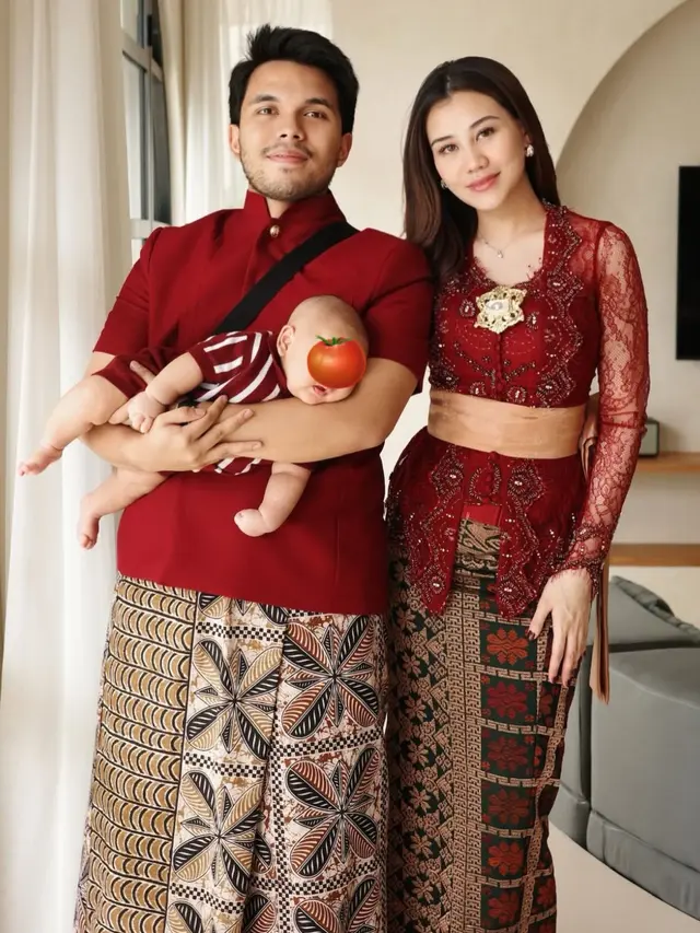 Aaliyah Massaid mengenakan kebaya merah Bali. [@aaliyah.massaid]