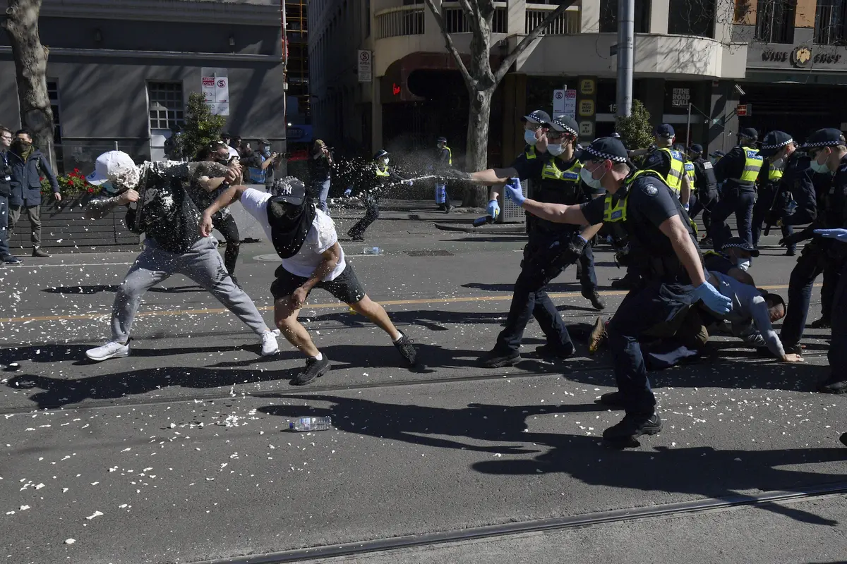 Demo Anti-Lockdown di Melbourne Ricuh