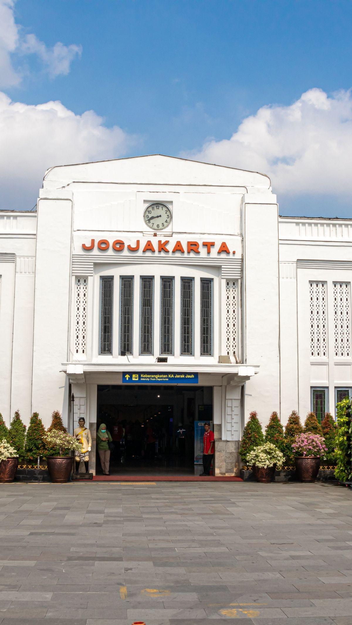 Viral Parkir VIP Tujuh Jam di Stasiun Tugu Jogja Ditarif Rp350 Ribu