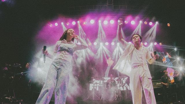 6 Potret Mahalini Raharja Manggung Bareng Rizky Febian, Selalu Tampil Mesra