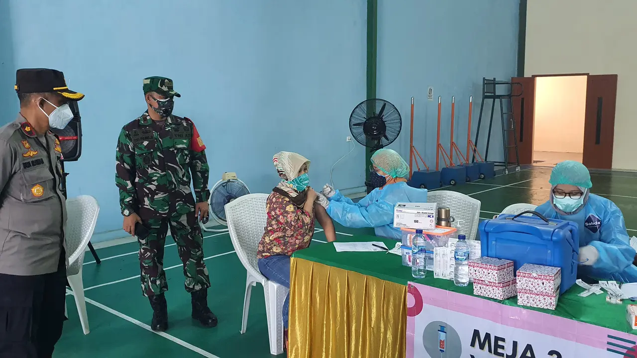 Polsek Cinere Vaksinasi Covid-19 Ribuan Warga Kota Depok