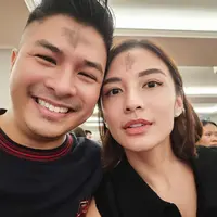 Chelsea Olivia baru saja mengunggah potretnya bersama keluarga merayakan Rabu Abu di Gereja. [Foto: Instagram/chelseaoliviaa]