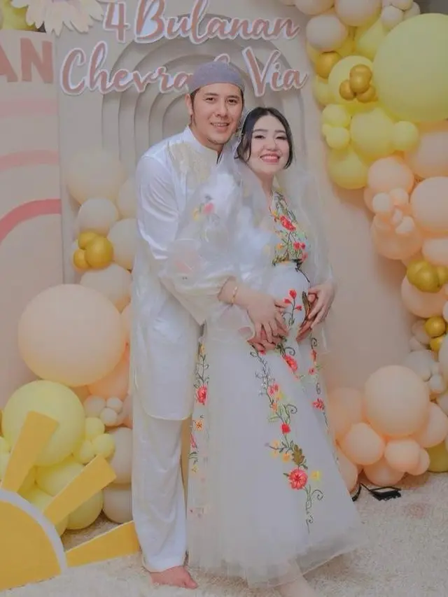 Gaya Maternity Public Figure saat Umumkan Kehamilan di Tahun 2024, Erina Gudono hingga Syahrini