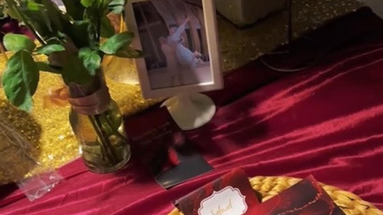 8 Potret Kejutan Ulang Tahun Sahrul Gunawan ke-49 dari sang Istri, Sweet Pakai Banget