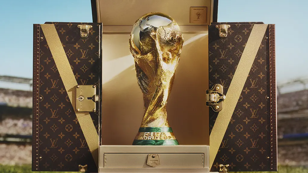 Louis Vuitton kembali dipercaya untuk menggarap Trophy Trunk FIFA World Cup 2026 (Louis Vuitton)