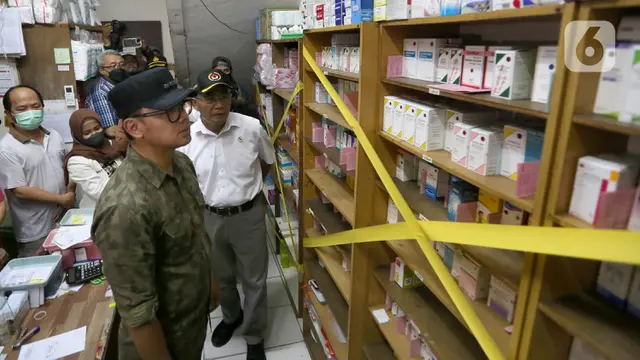 Menko PMK Muhadjir Effendy Bersama Wali Kota Bogor Bima Arya Sidak Obat Sirup Anak