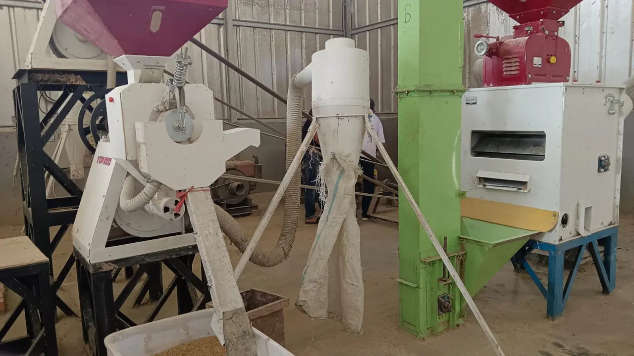 PTBA melalui program CSR membantu para petani Desa Pagar Dewa, Muara Enim, untuk terbebas dari tengkulak.