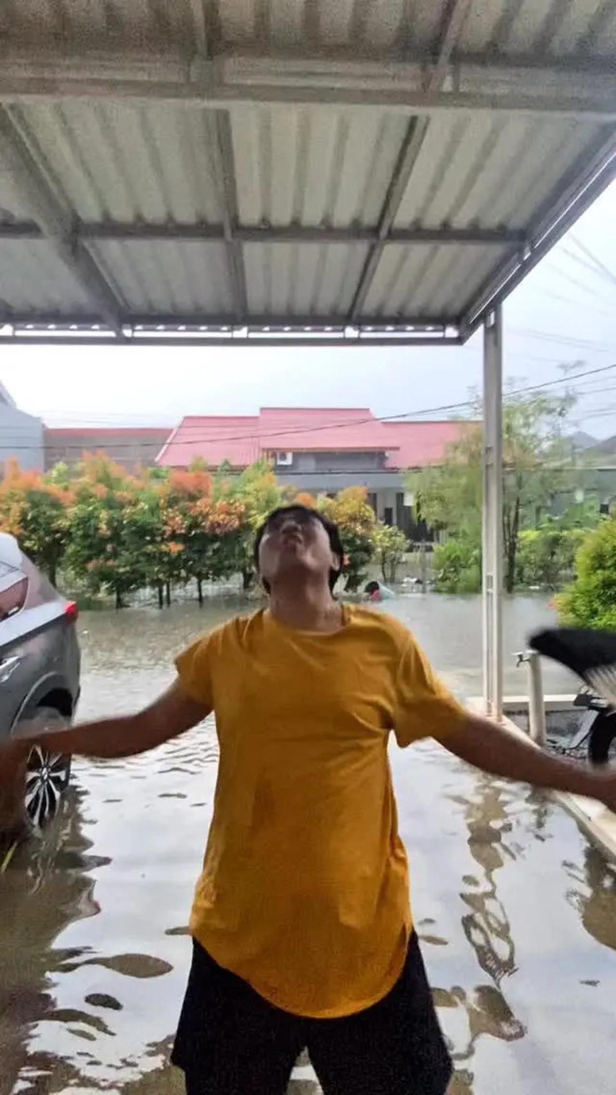 Rumah Komika Apos Hutagaol di Bekasi Kembali Kebanjiran, Belum 6 Bulan Ditempati Sudah 2 Kali Terendam