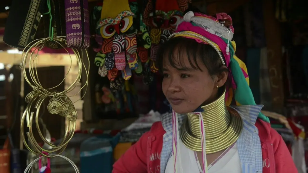 Wanita dari suku Kayan di Thailand (AFP)