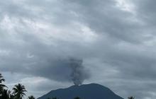 Tahukah Anda? Erupsi Gunung Ibu di Halbar Semburkan Abu Vulkanik Setinggi 900 Meter