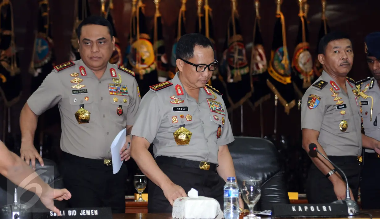Kapolri Jenderal Tito Karnavian usai memberi keterangan pers terkait kasus Ahok di Gedung Rupatama, Mabes Polri, Jakarta, Selasa (16/11). Meski berstatus menjadi tersangka, Polri memilih tidak menahan Ahok. (Liputan6.com/Helmi Fitriansyah)