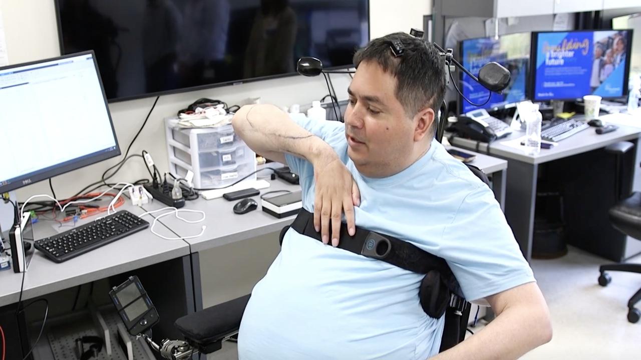 Keith Thomas berhasil operasi AI. Foto: Screenshot video New York Post